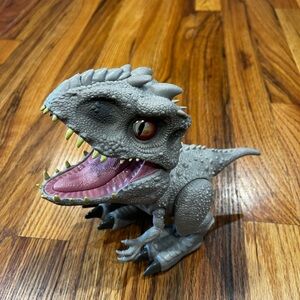 Mattel Jurassic World Toys Camp Cretaceous Feeding‎ Frenzy roaring Indominus Rex